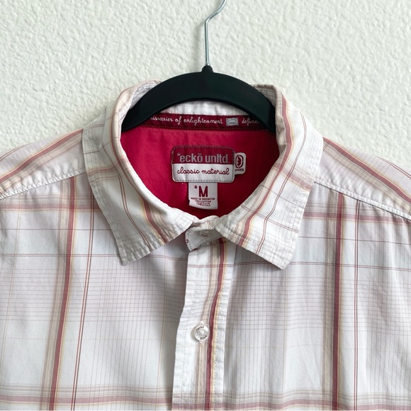 Ecko Unltd Men's White & Red Plaid Short Sleeve Button Up Pocket Shirt - Picture 6 of 11